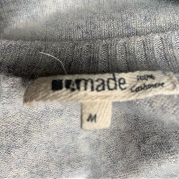 Sz Medium LAMade 100% Cashere Grey Sweater with brown buttons - Picture 9 of 10